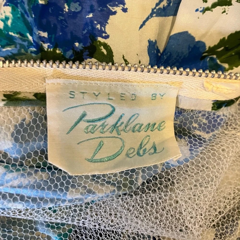 VINTAGE 1950s Parklane Debs Dress Size 9 Satin-like Material Crinoline - Picture 3 of 8